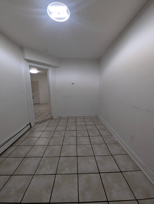 Building Photo - 327 Danforth Ave