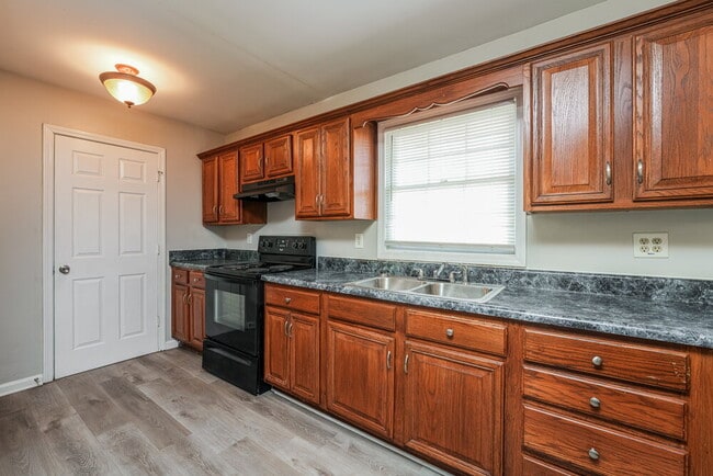 Building Photo - 454 New St