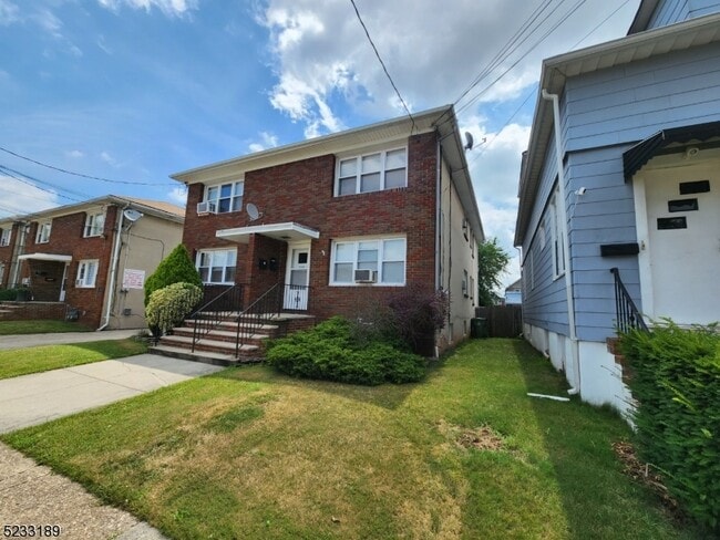 Building Photo - 556 Cleveland Ave