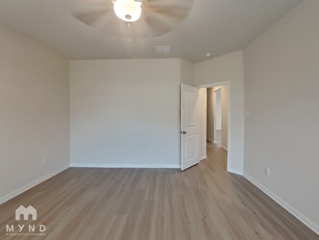 Building Photo - 15635 Plum Brk Dr