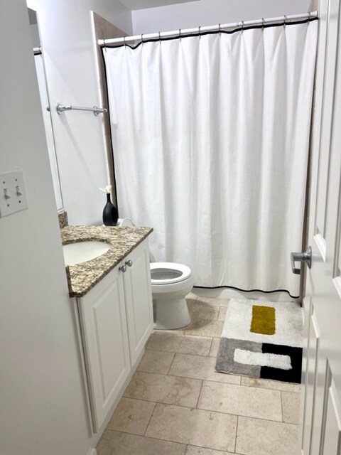 Hall Bath - 1410 W Belmont Ave