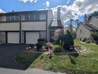 Building Photo - 607 Tamarack Dr W