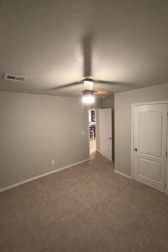 Building Photo - 4525 SE 81st St