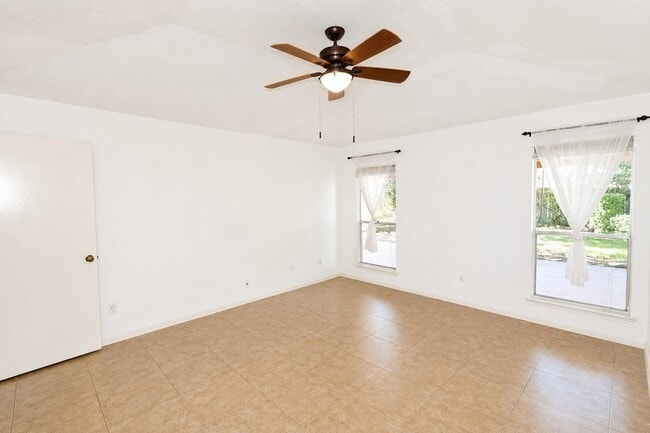 Building Photo - 7126 Buchanan Dr