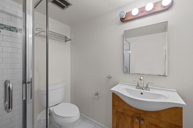 Building Photo - Charming 1 Bedroom Home near Duke University