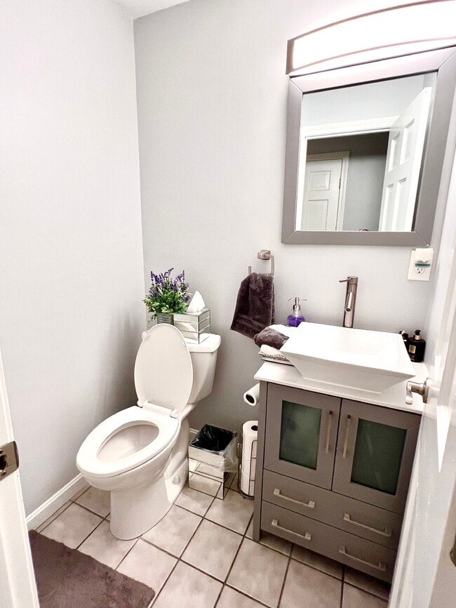 Building Photo - 8 Kennedy Dr