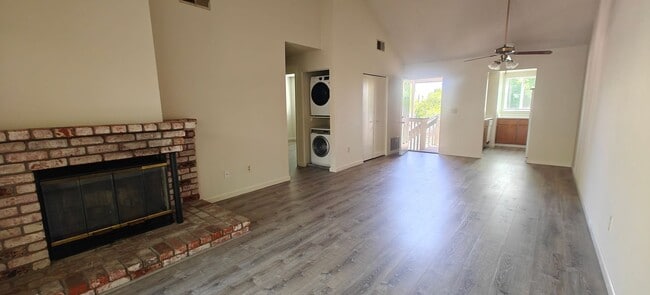 Building Photo - Bay Point  - 2 beds and 2 baths Second Floor Condo