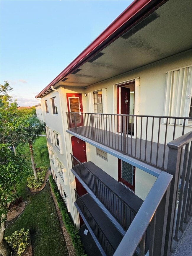 Building Photo - 13250 SW 7th Ct