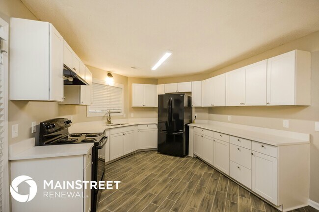 Building Photo - 150 Lazy Hollow Ln