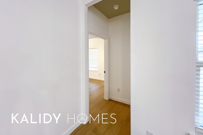 Building Photo - 12504 SW 12th St