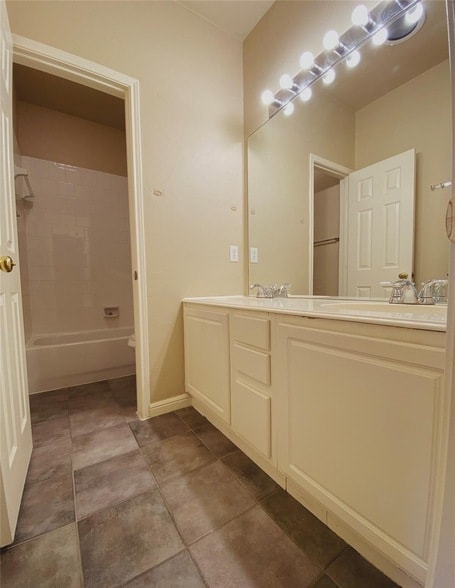 Building Photo - 3224 Heatherbrook Dr