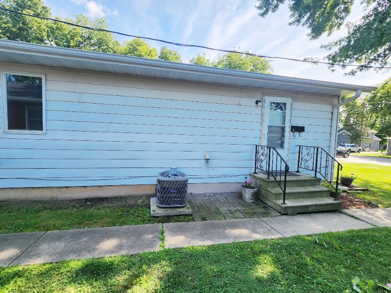 Building Photo - 1516 Sycamore St