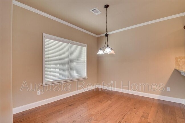 Building Photo - 3814 Berkshire Way