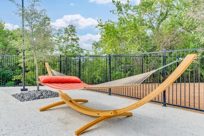 Building Photo - 1527A Crossbar Dr