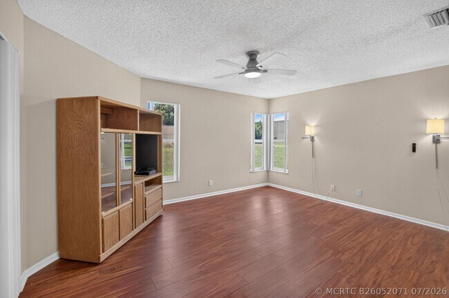 Building Photo - 8108 Summer Shores Dr