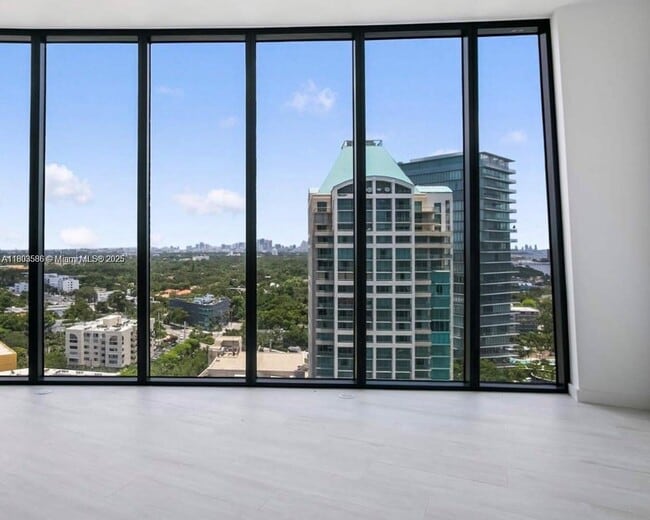 Building Photo - 2831 S Bayshore Dr