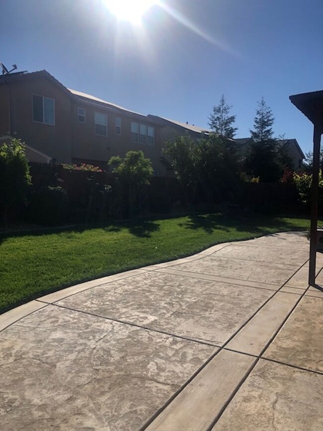 Building Photo - 893 Clearwater Creek Blvd