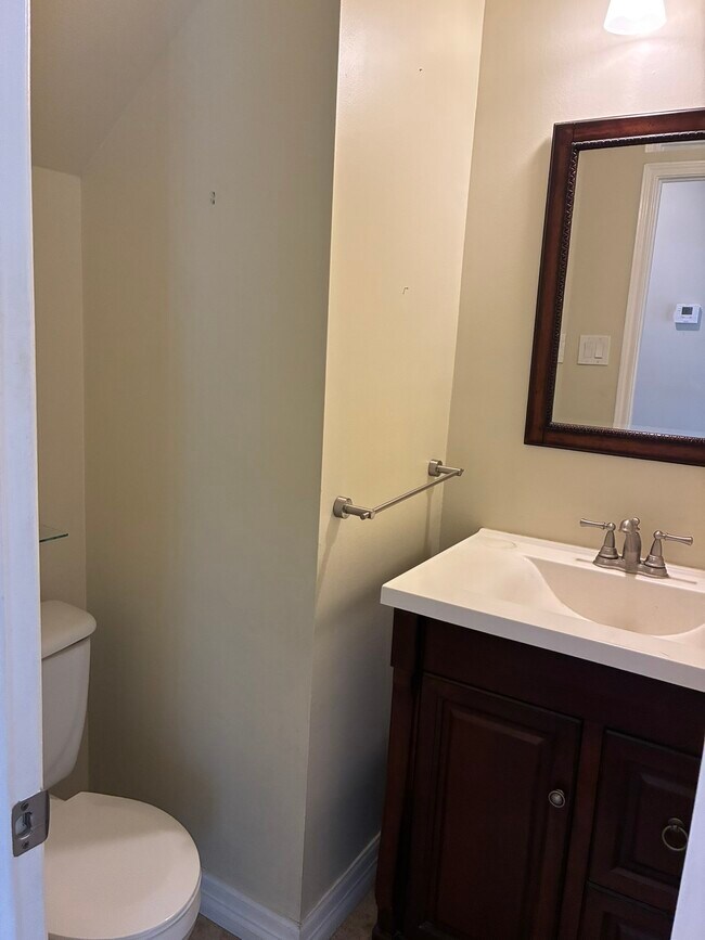 Building Photo - 4635 Meadow Green Dr