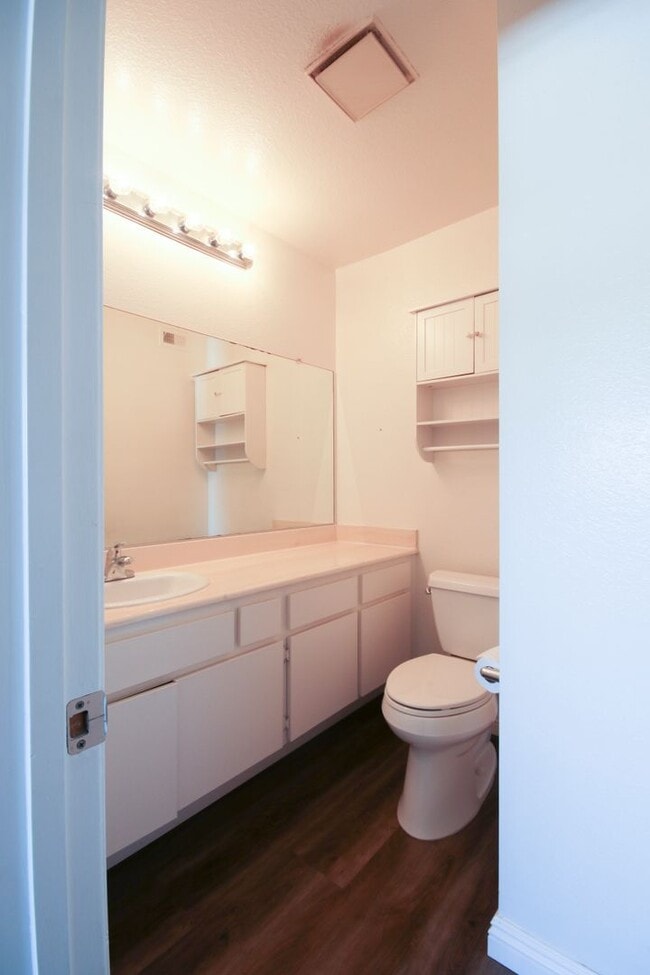 Building Photo - 7035 Lisa Ln