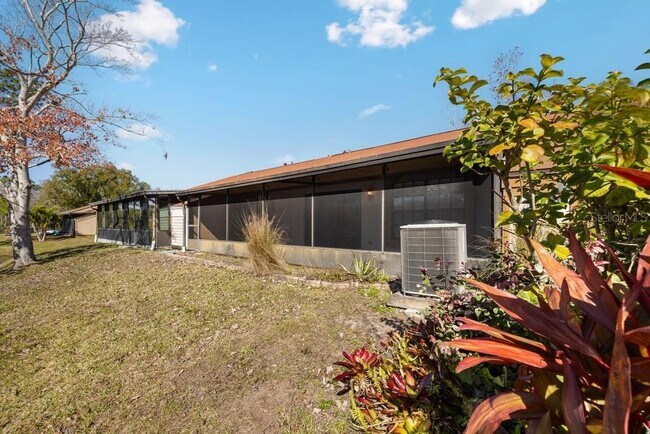 Building Photo - 4071 Shoreside Cir