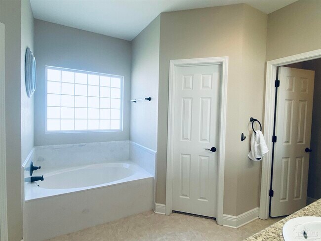 Building Photo - 1671 Eagle Terrace