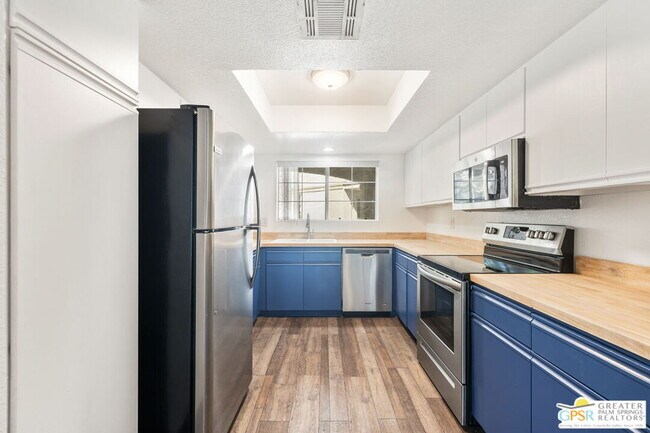 Building Photo - 505 S Farrell Dr