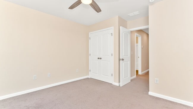 Building Photo - 132 Machrie Loop