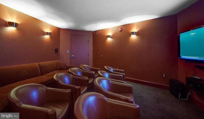 Building Photo - 10101 Grosvenor Pl