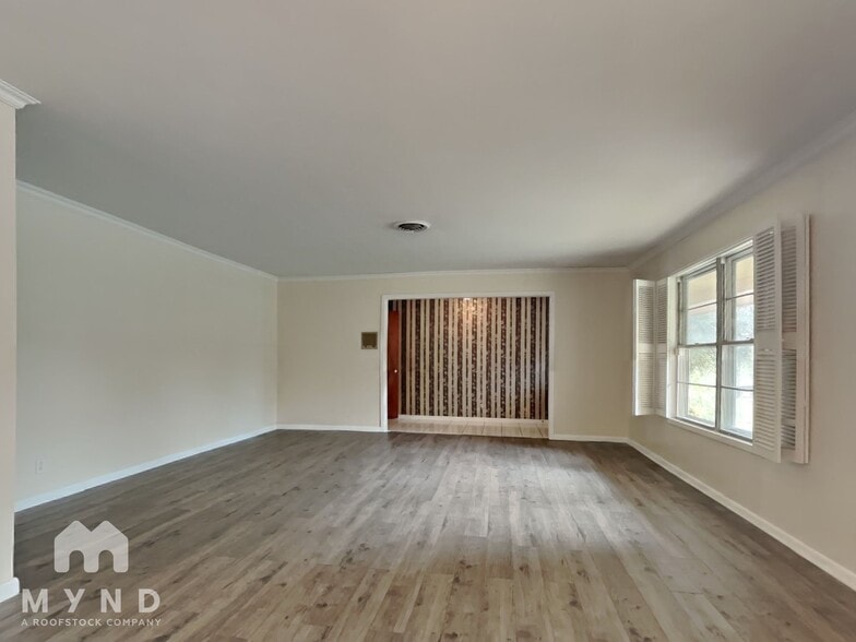 Building Photo - 7527 Quail Run Dr