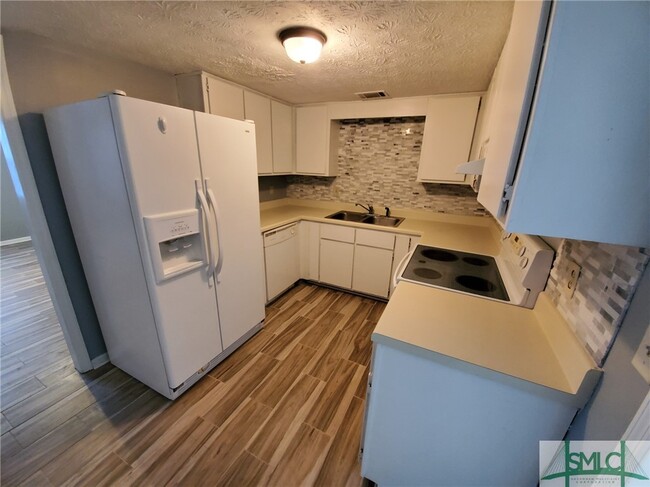 Building Photo - 79 Ivey St