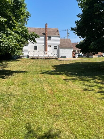 Building Photo - 218 Ridge St