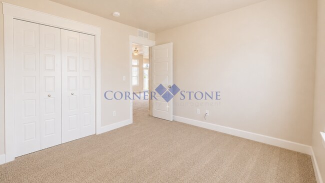Building Photo - Immaculate Home in Pristine Meadows!