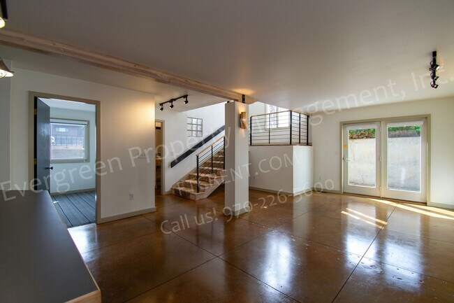 Building Photo - 419 W Mountain Ave