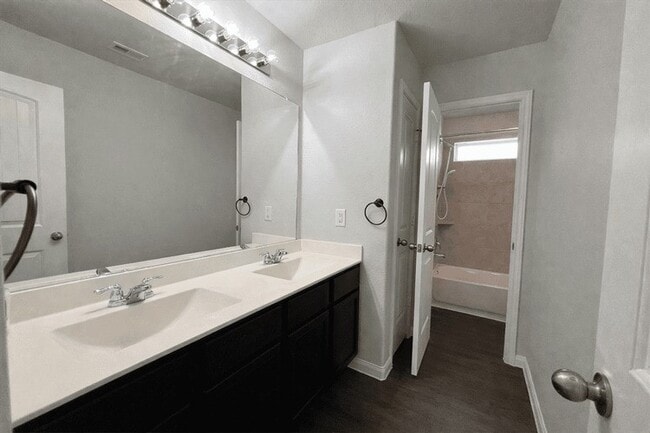 Building Photo - 3515 Cannon Dr