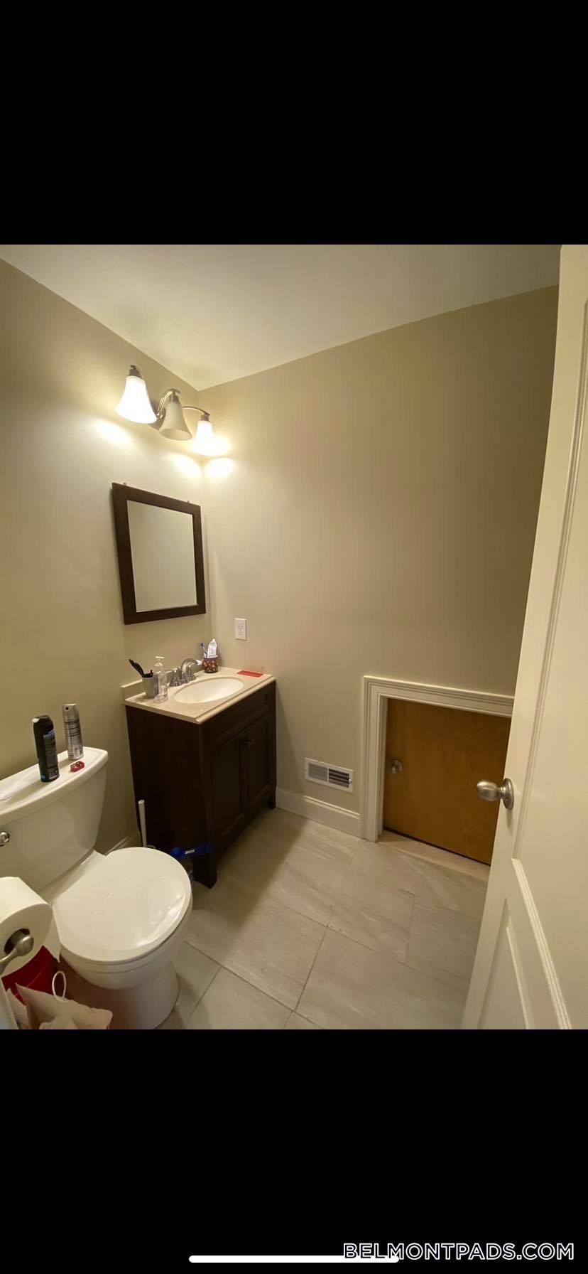 Building Photo - 622 Trapelo Rd