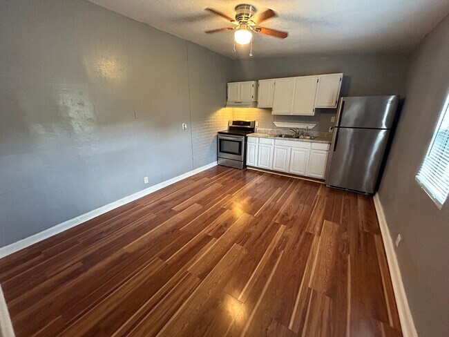 Building Photo - 2319 Observation Dr