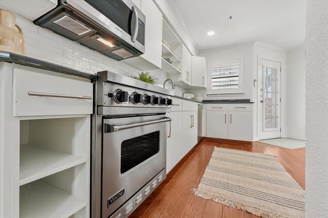 Building Photo - 3901 Travis St