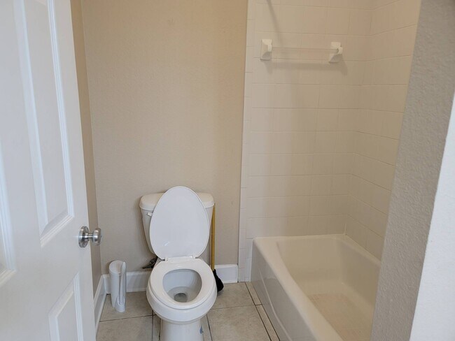 Building Photo - 7 6th Ave