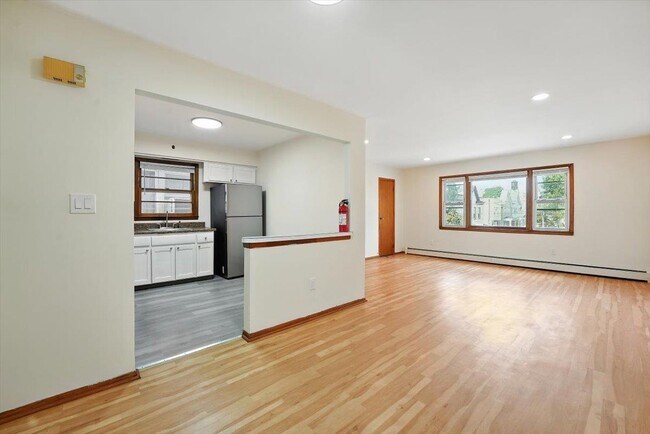 Primary Photo - 36 Liberty Ave