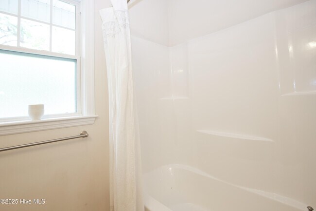 Building Photo - 5 Kemper Woods Ct