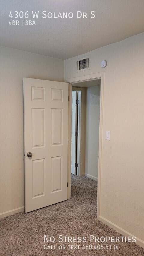 Building Photo - 4306 W Solano Dr S