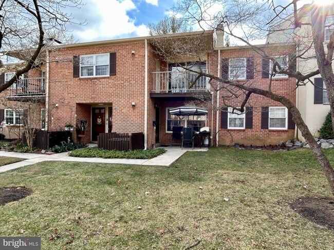 Building Photo - 1027 N Valley Forge Rd