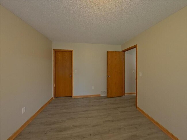 Building Photo - 739 Ashley Dr