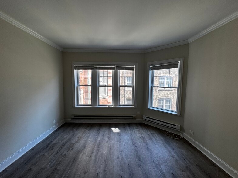 Building Photo - 321 Kedzie St