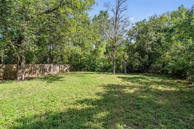 Building Photo - 5501 Spring Meadow Rd
