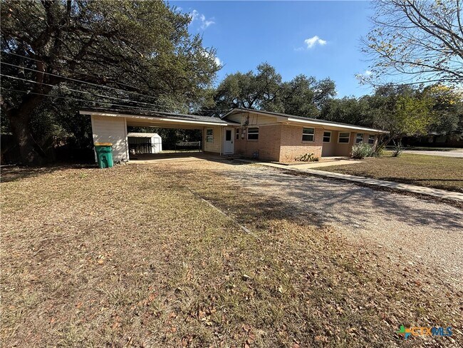 Building Photo - 1400 N East St