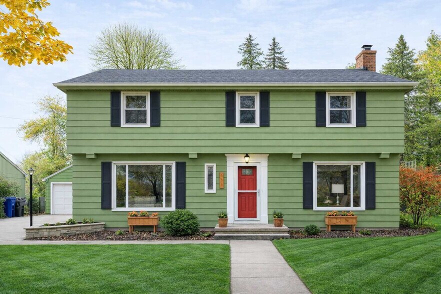 Building Photo - 111 River Dr