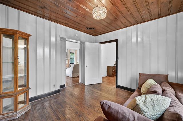 Building Photo - 304 Appian Way