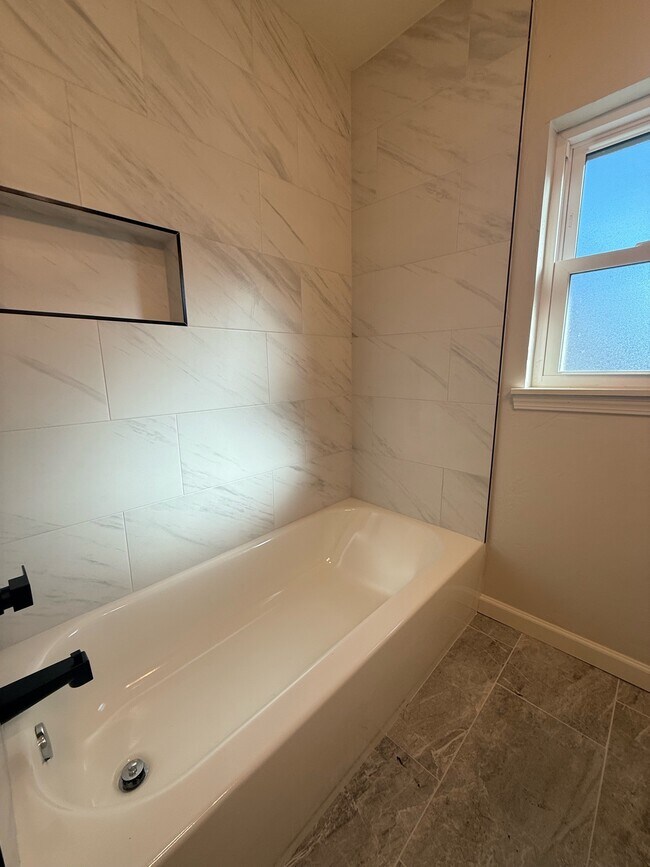 Building Photo - 6208 NW 34th St