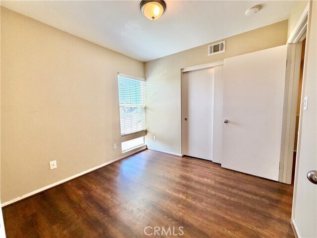 Building Photo - 13707 S Budlong Ave